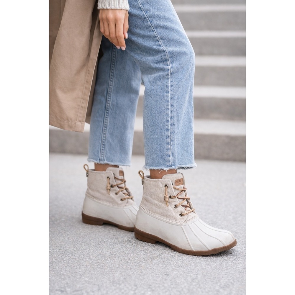Sperry Saltwater Duck Boots Women's size 7.5  Oat/Gold Waterproof